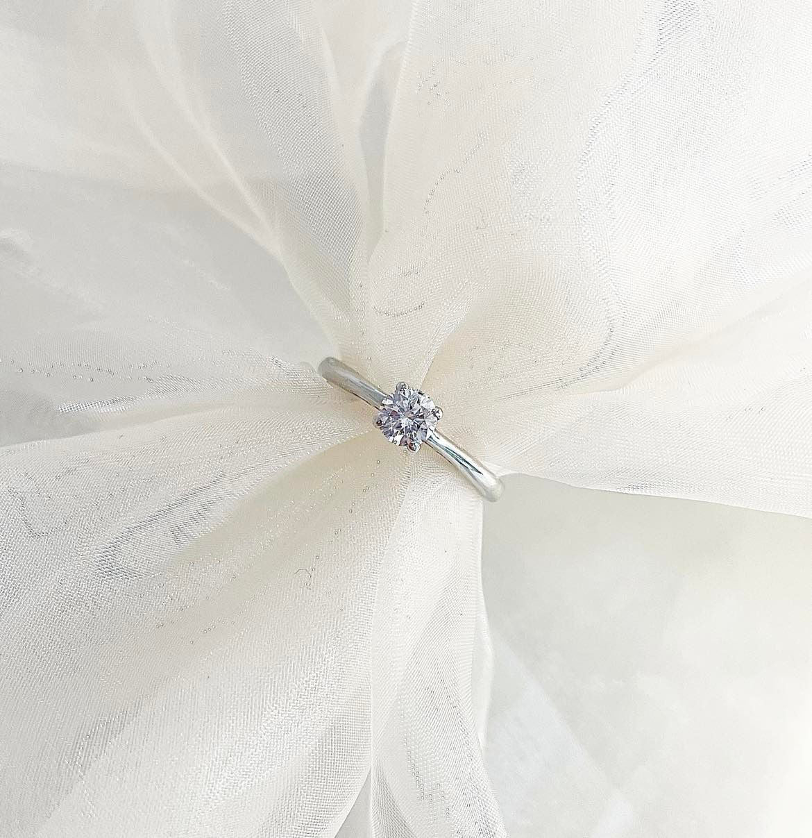 18ct White Gold Diamond Solitaire Ring
