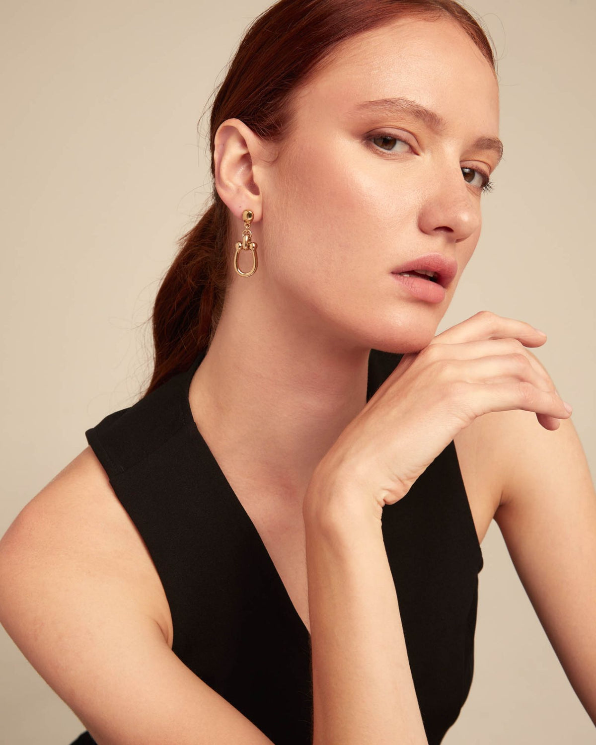 Serotonin Link Earrings in Gold 