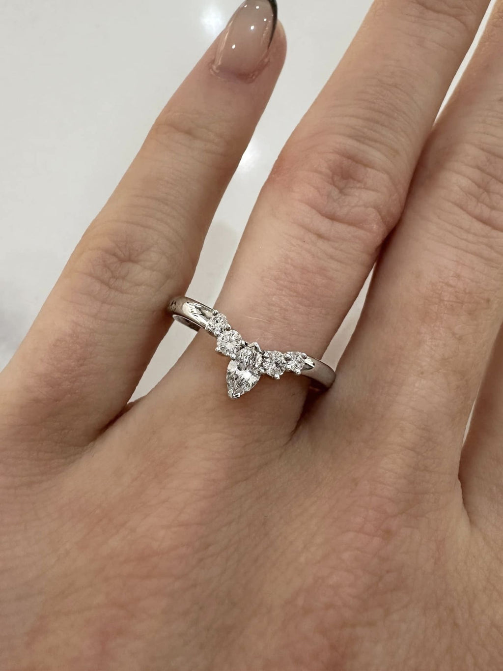 18ct White Gold Diamond Shaped Band