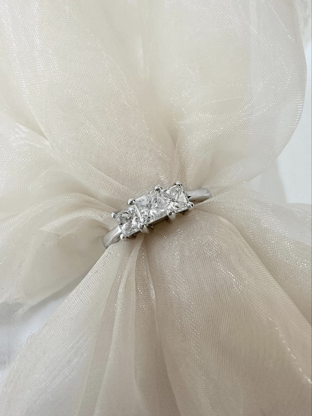 18ct White Gold Princess Cut Diamond Trilogy Ring 