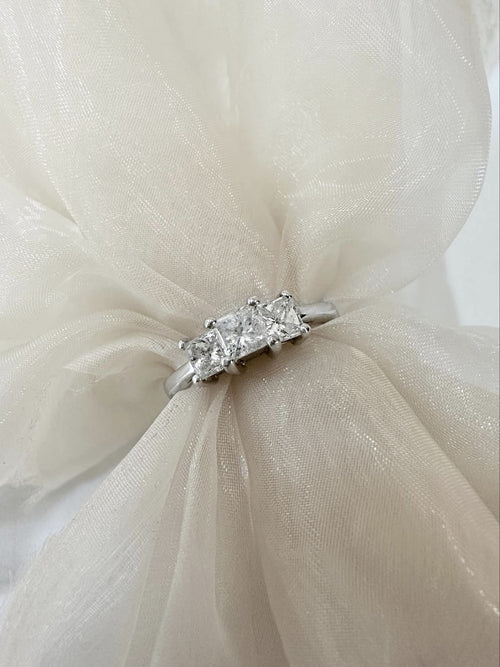 18ct White Gold Princess Cut Diamond Trilogy Ring 