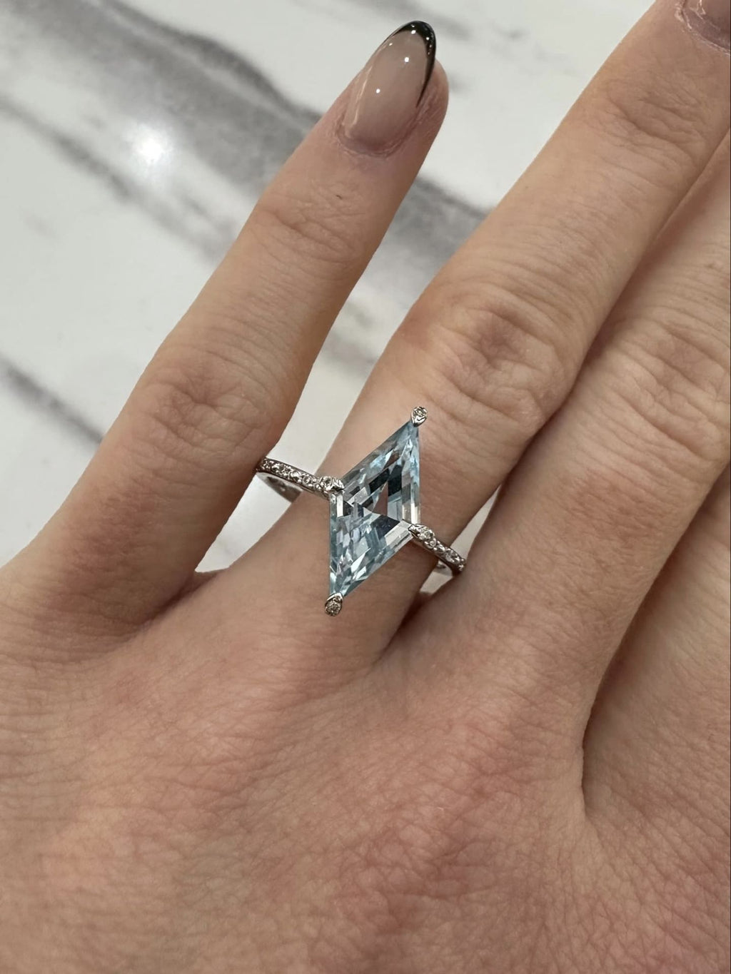 9ct White Gold Blue Topaz Kite Style Ring
