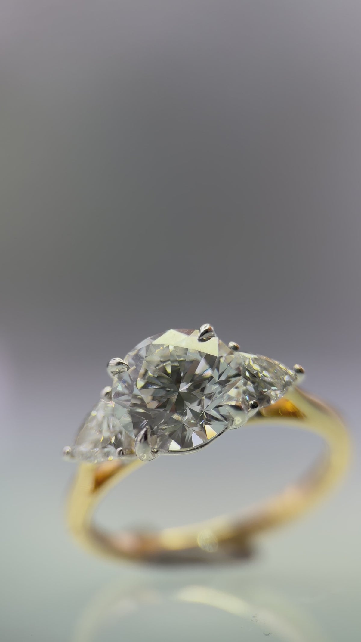 9ct Yellow Gold 2.00ct Lab-Grown Diamond Engagement Ring